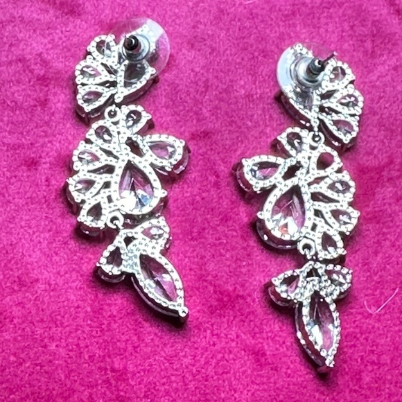 EARRINGS Crystal Prong Set Cluster Dangle Drop Silver Tone Wedding Pageant 4088 - Picture 2 of 10